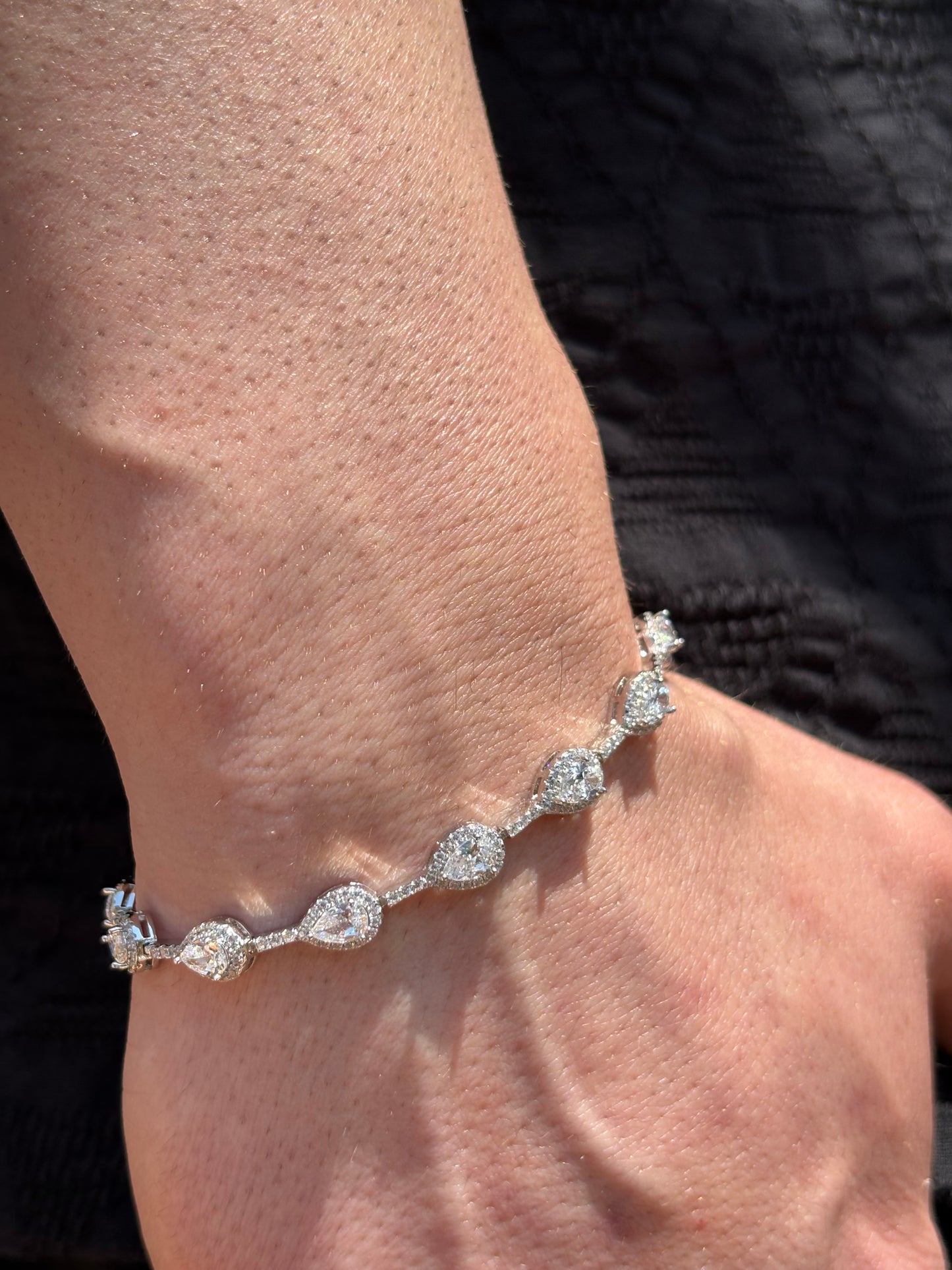 Bracciale in argento 925 con pietre a goccia