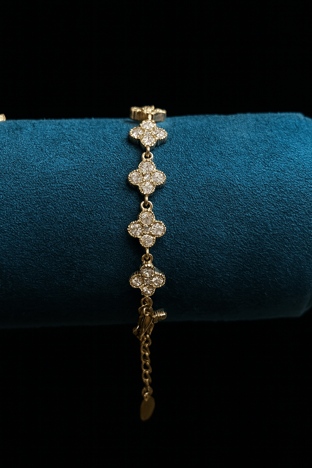 Bracciale Quadrifogli in Acciaio con Cristalli in argento 925 con zirconi - Larù Gioielli (per Bracciali) Bracciale Quadrifogli in Acciaio con Cristalli in argento 925 elegante - Larù Gioielli (per Collane) Bracciale Quadrifogli in Acciaio con Cristalli in argento 925 luminosi - s