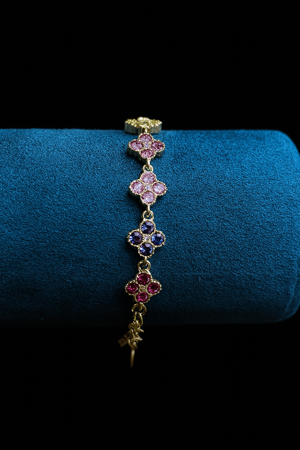 Bracciale Quadrifogli in Acciaio con Cristalli in argento 925 con zirconi - Larù Gioielli (per Bracciali) Bracciale Quadrifogli in Acciaio con Cristalli in argento 925 elegante - Larù Gioielli (per Collane) Bracciale Quadrifogli in Acciaio con Cristalli in argento 925 luminosi - s