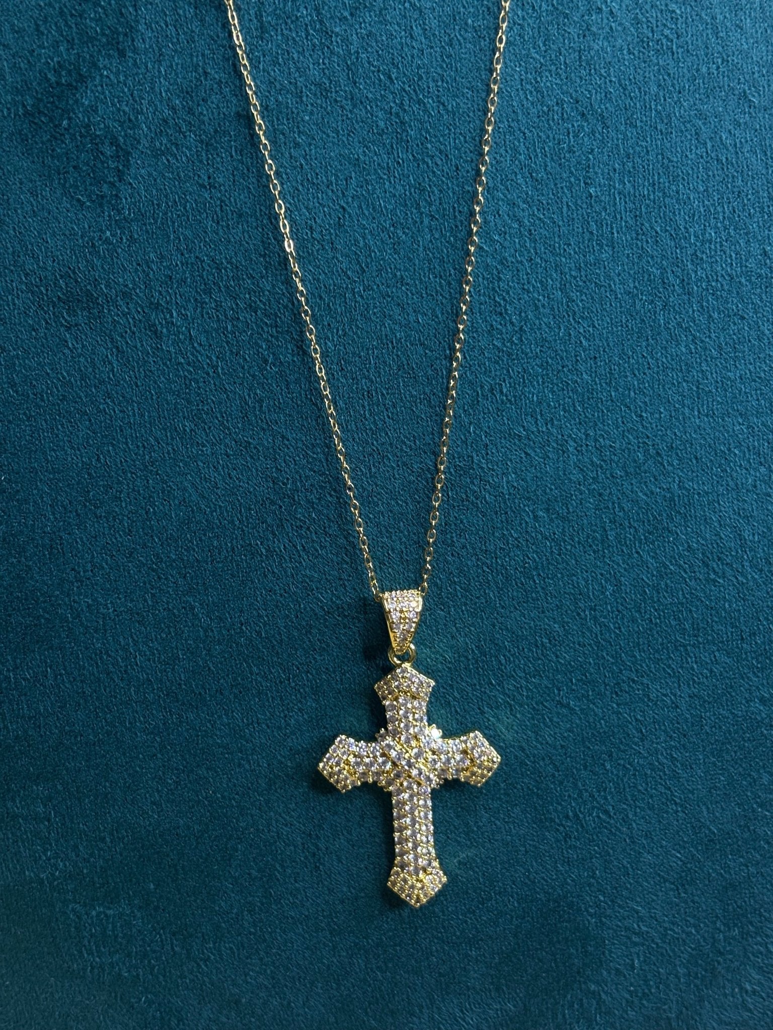 Collana in acciaio con croce diamantata in argento 925 con zirconi - Larù Gioielli (per Bracciali) Collana in acciaio con croce diamantata in argento 925 elegante - Larù Gioielli (per Collane) Collana in acciaio con croce diamantata in argento 925 luminosi - s