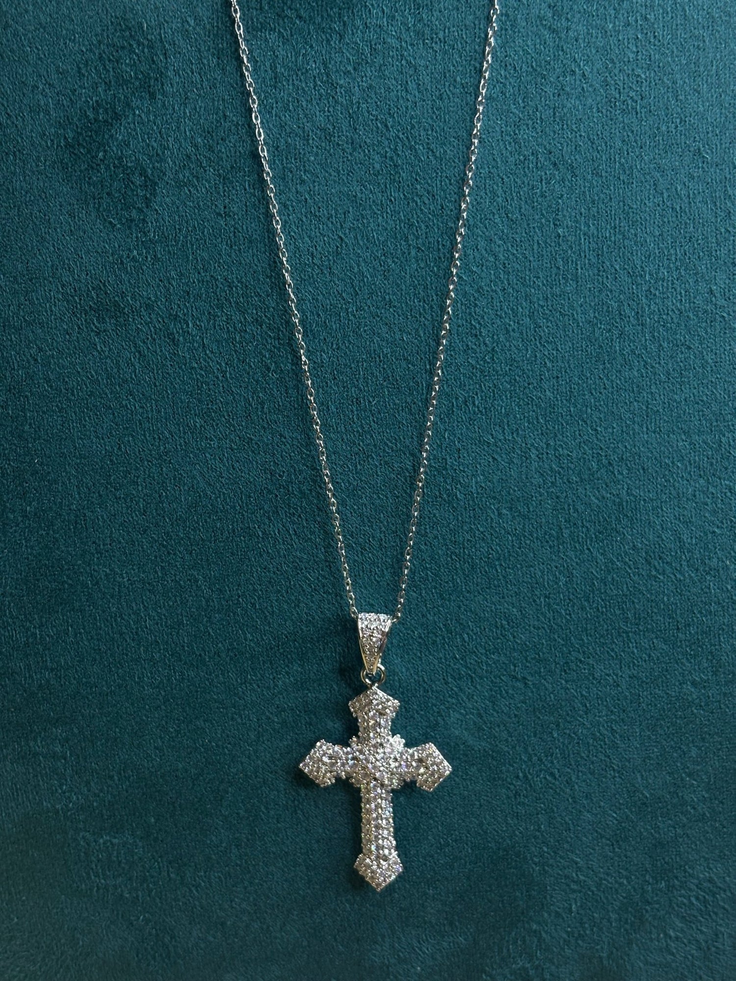Collana in acciaio con croce diamantata in argento 925 con zirconi - Larù Gioielli (per Bracciali) Collana in acciaio con croce diamantata in argento 925 elegante - Larù Gioielli (per Collane) Collana in acciaio con croce diamantata in argento 925 luminosi - s