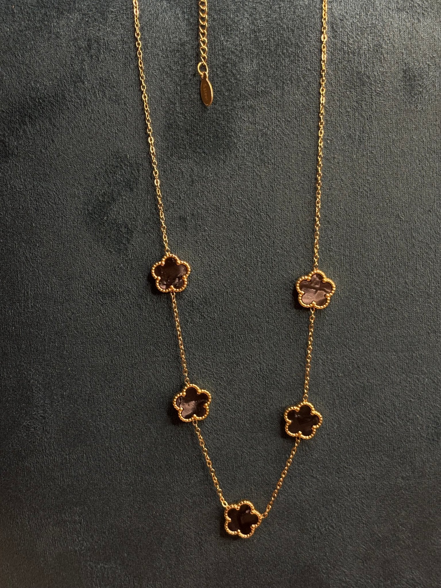 Collana in acciaio con quadrifogli in argento 925 con zirconi - Larù Gioielli (per Bracciali) Collana in acciaio con quadrifogli in argento 925 elegante - Larù Gioielli (per Collane) Collana in acciaio con quadrifogli in argento 925 luminosi - s