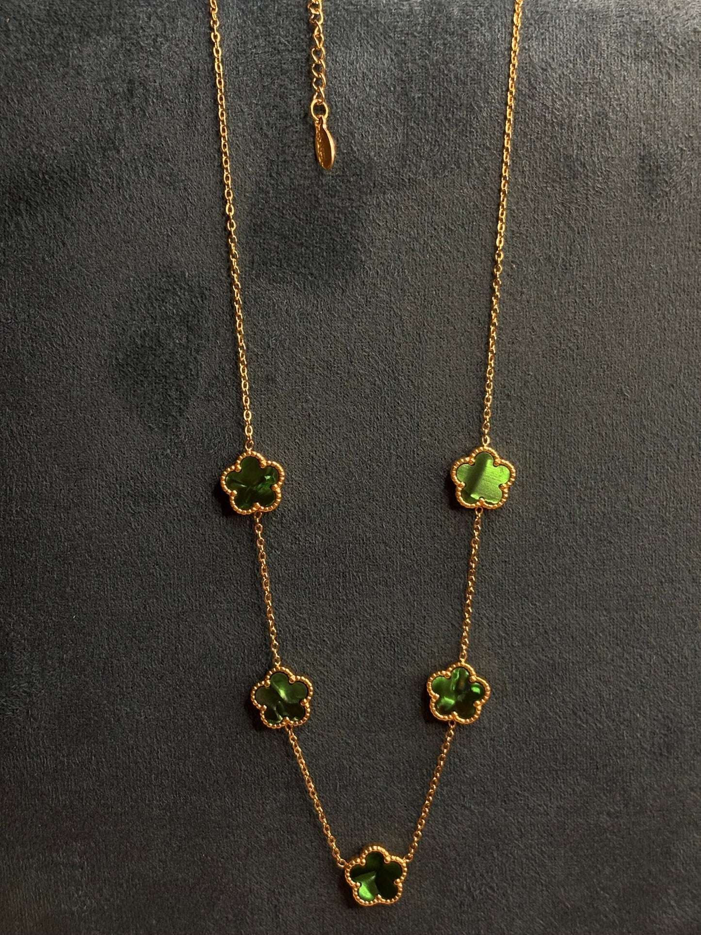 Collana in acciaio con quadrifogli in argento 925 con zirconi - Larù Gioielli (per Bracciali) Collana in acciaio con quadrifogli in argento 925 elegante - Larù Gioielli (per Collane) Collana in acciaio con quadrifogli in argento 925 luminosi - s