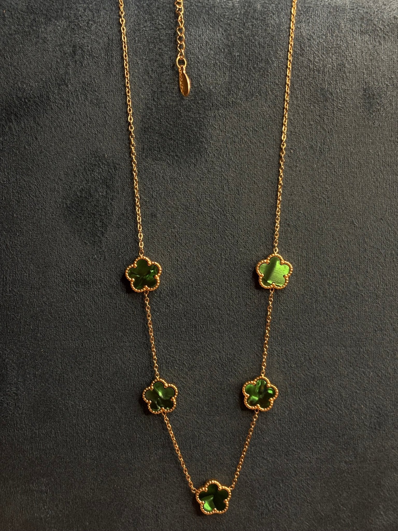 Collana in acciaio con quadrifogli in argento 925 con zirconi - Larù Gioielli (per Bracciali) Collana in acciaio con quadrifogli in argento 925 elegante - Larù Gioielli (per Collane) Collana in acciaio con quadrifogli in argento 925 luminosi - s
