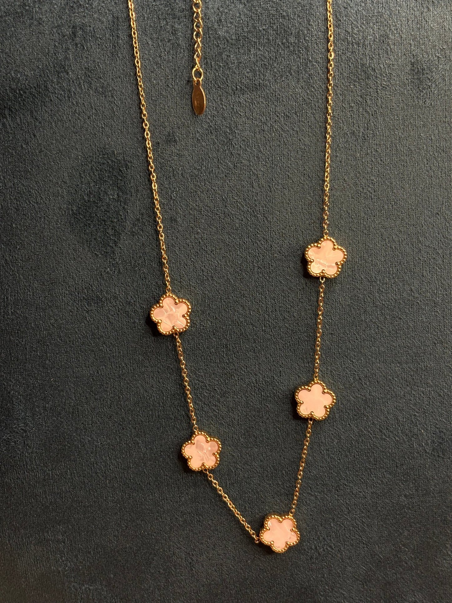 Collana in acciaio con quadrifogli in argento 925 con zirconi - Larù Gioielli (per Bracciali) Collana in acciaio con quadrifogli in argento 925 elegante - Larù Gioielli (per Collane) Collana in acciaio con quadrifogli in argento 925 luminosi - s
